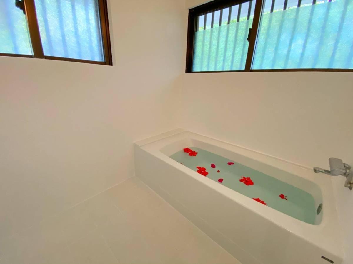 Palm Villa Ishigakijima Yugafu Ishigaki  Екстер'єр фото